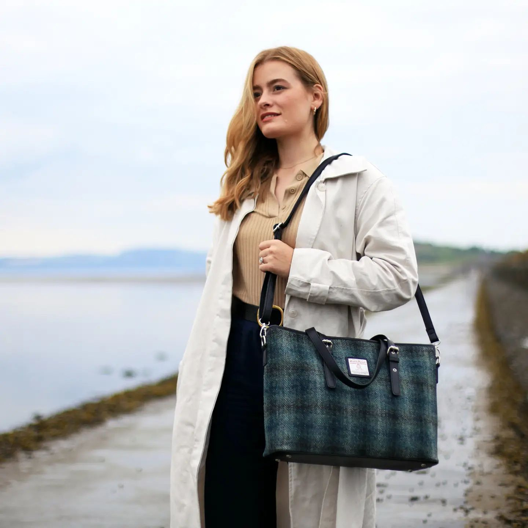 Handbags & Purses