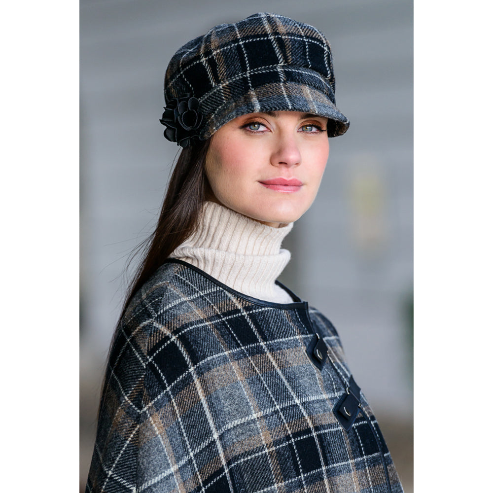 model of color 21 ladies newsboy cap by mucros weavers