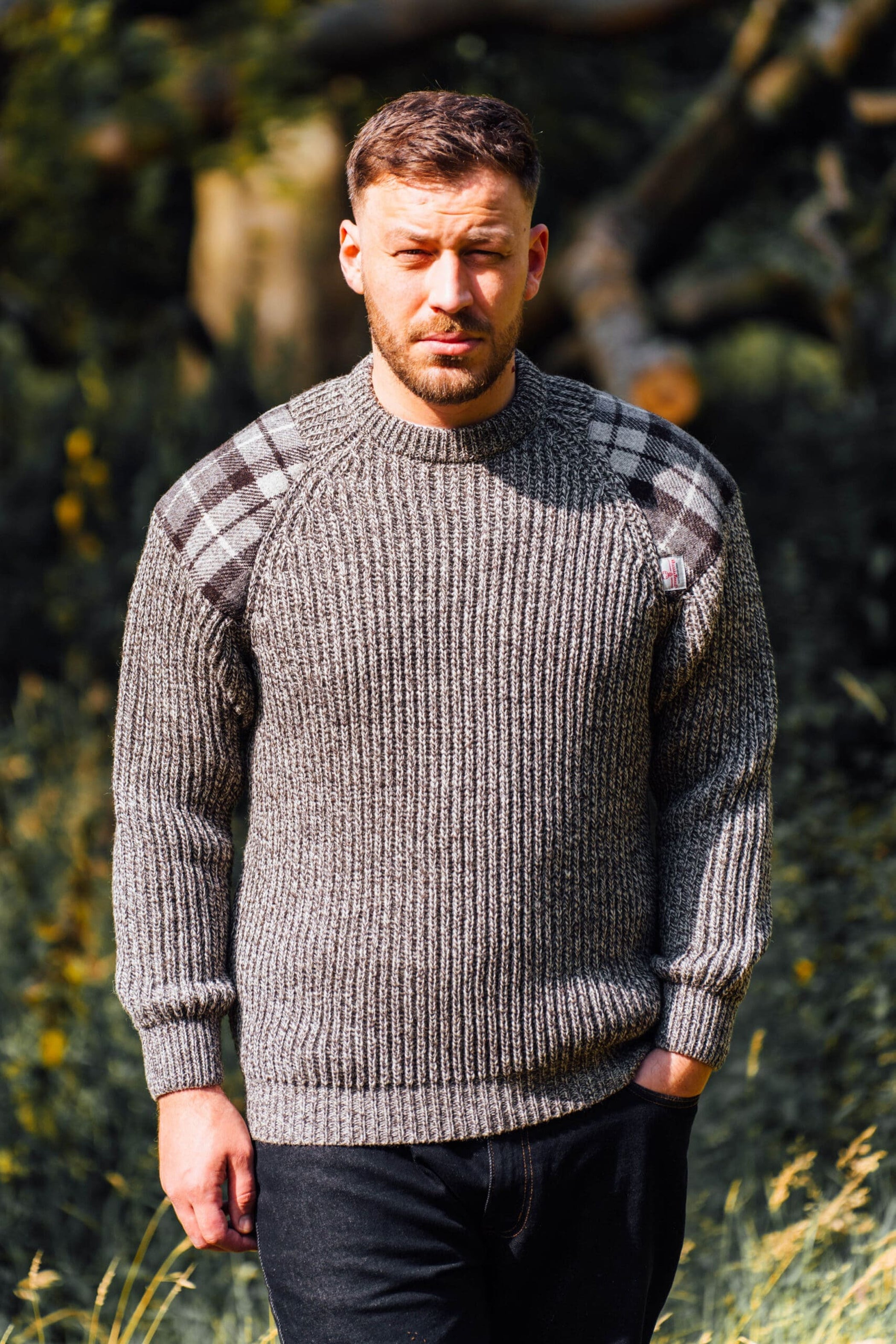 meer. TWEED PULLOVER ミックスチャコール Men's Raglan Sleeve Crew Neck Wool Jumper With Harris Tweed® – The