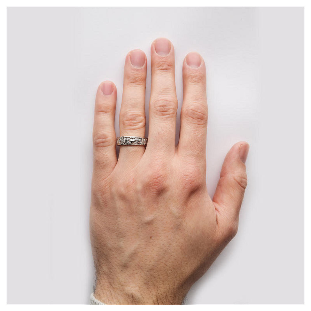 Shanore Men’s Sterling Silver Claddagh Celtic Wedding Ring