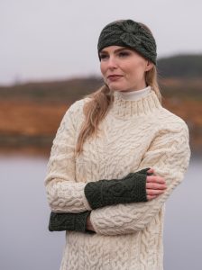 Aran Finger Less Gloves